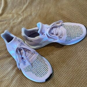 Adidas Women's Swift Run Casual Running Shoes Sz 6.5.  Worn once